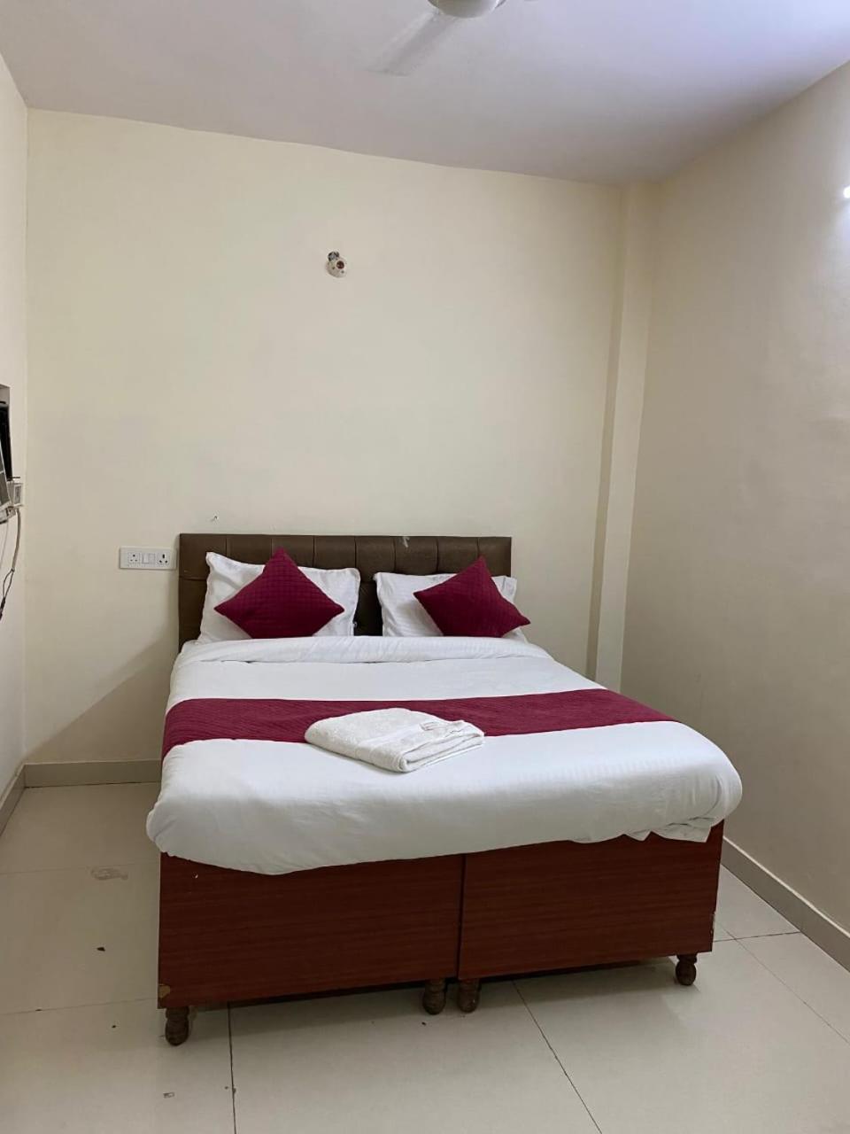 Pragya Palace 3*