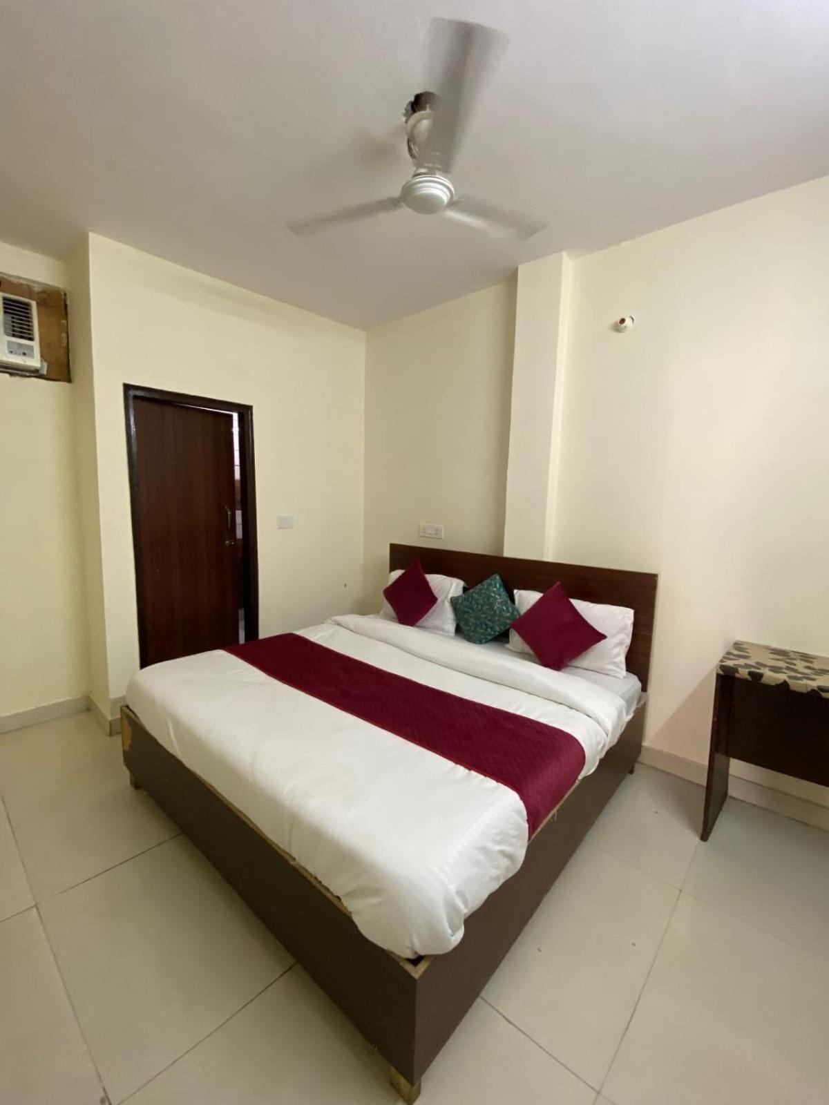 Hotel Pragya Palace