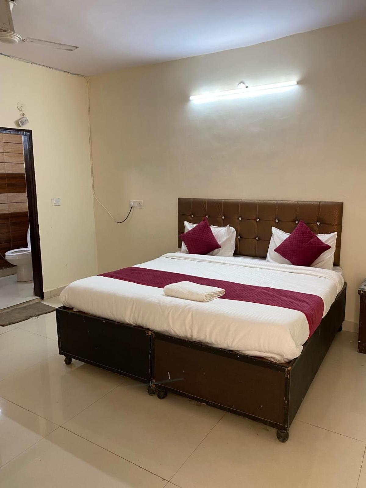 Pragya Palace Hotel 3*