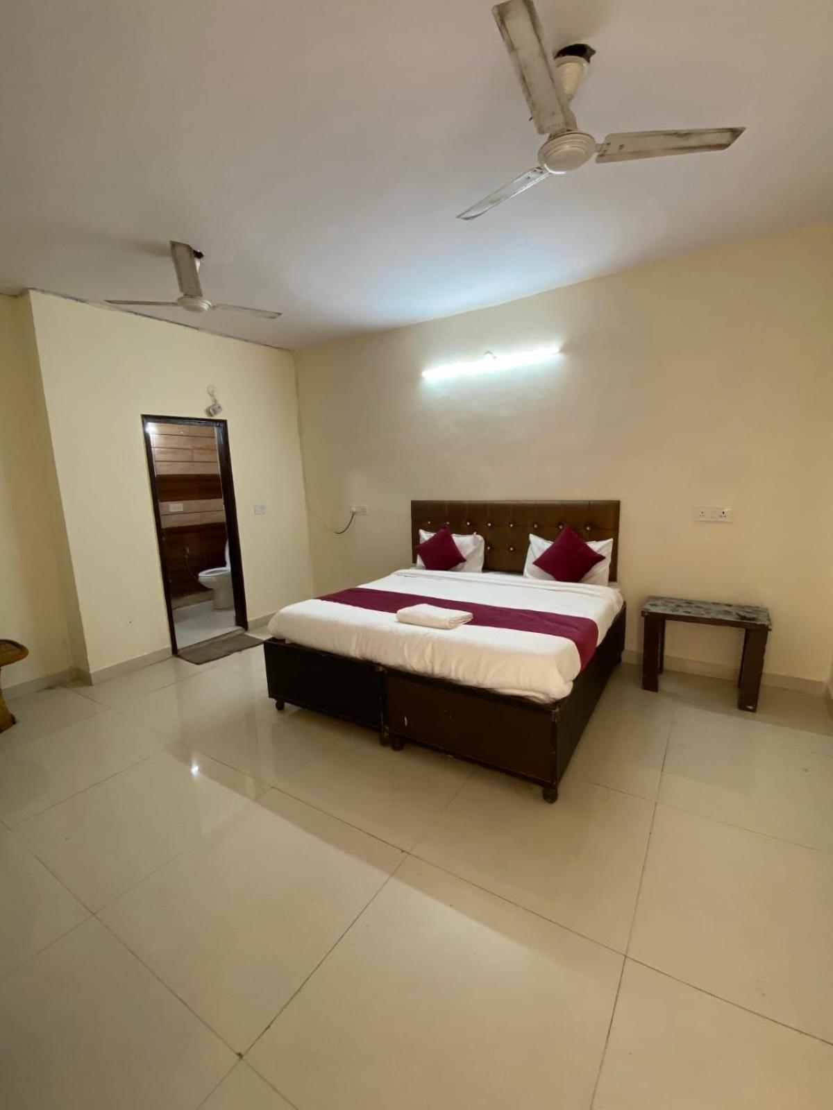 Hotel Pragya Palace
